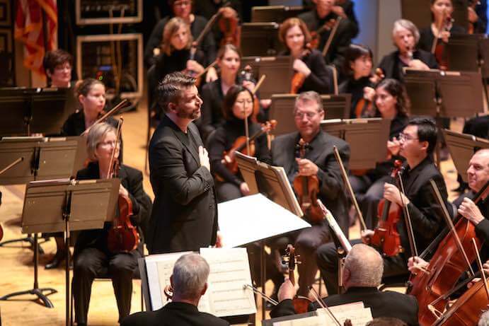 Matthias Pintcher conducts the Cincinnati Symphony Orchestra
