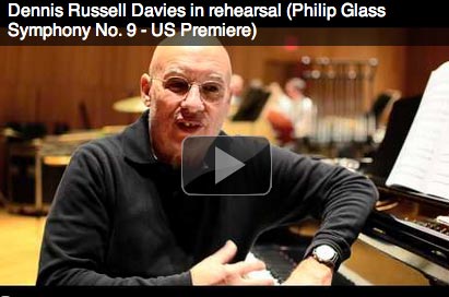 Dennis Russell Davies in rehearsal (Philip Glass, Symphony No. 9 – US Premiere)