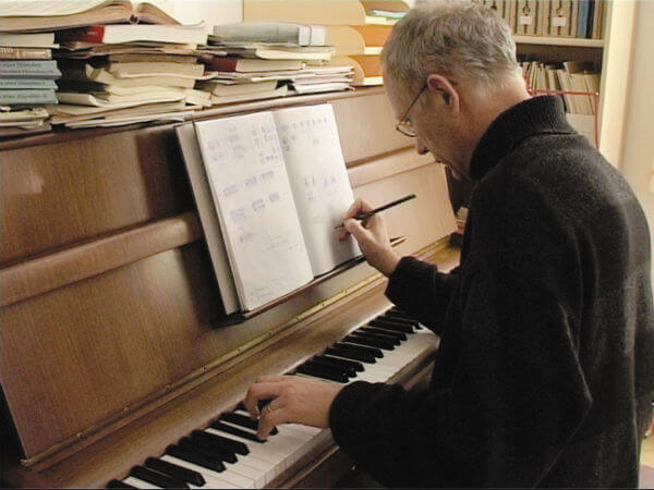 Jürg Frey at a piano