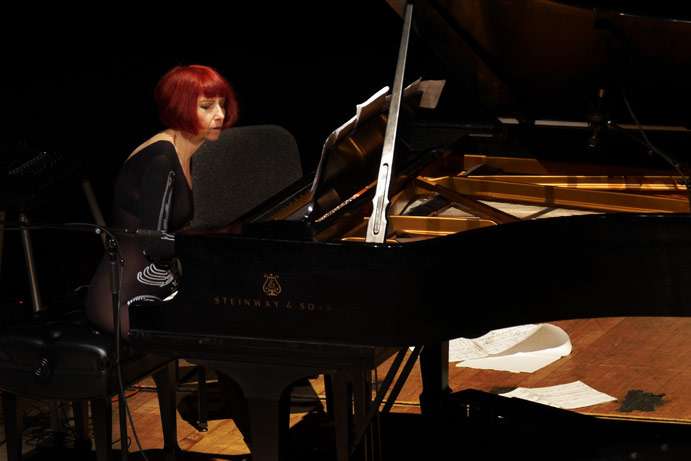 Pianist Kathleen Supové at New Music Gathering 2016 (photo: Tina Tallon)