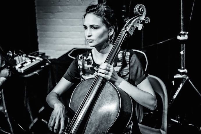 Cellist Mariel Roberts