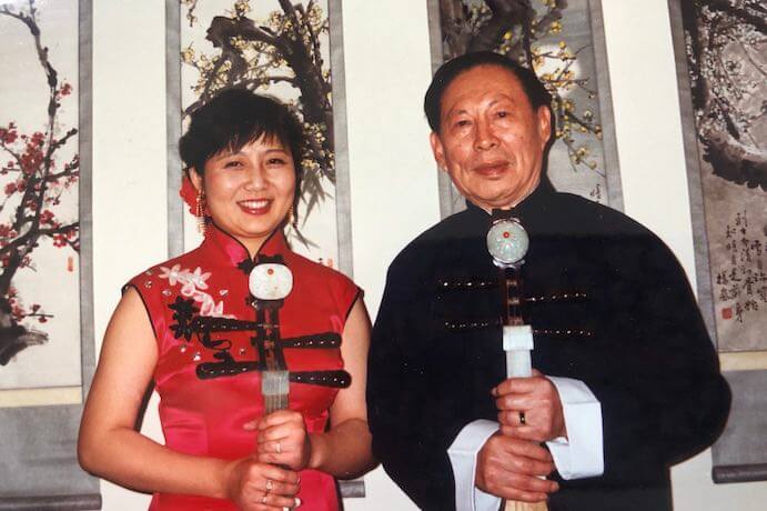 Gao Hong with pipa master Lin Shicheng (photo courtesy of the artist)