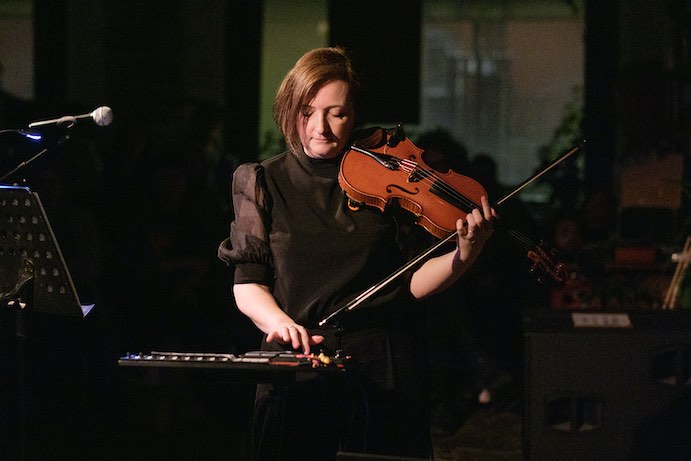 Ellie Wilson performs at eavesdropping 2024 -- Photo by Dimitri Djuric