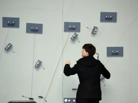 Eli Keszler performing Cold Pin