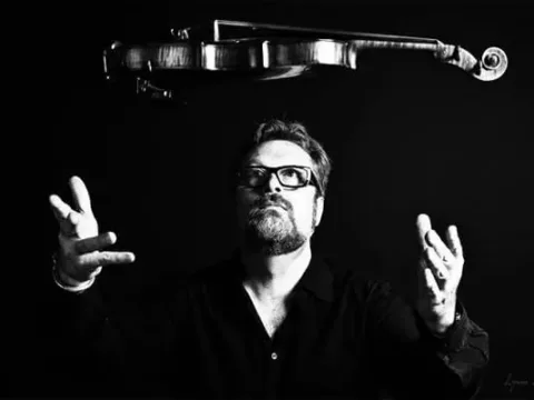 Todd Reynolds - Photo Lynn Lane
