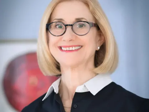 Astrid Baumgardner - Photo Adrian Kinloch