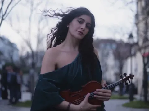 Layale Chaker -- Photo by Anna Rakhvalova