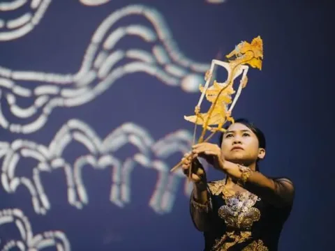 Peni Candra Rini -- Photo by Matt Mehlan courtesy of Roulette Intermedium