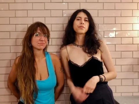 Goal Weight (Marguerite Cox and Jennifer Gersten) -- Photo by Vivian Wang